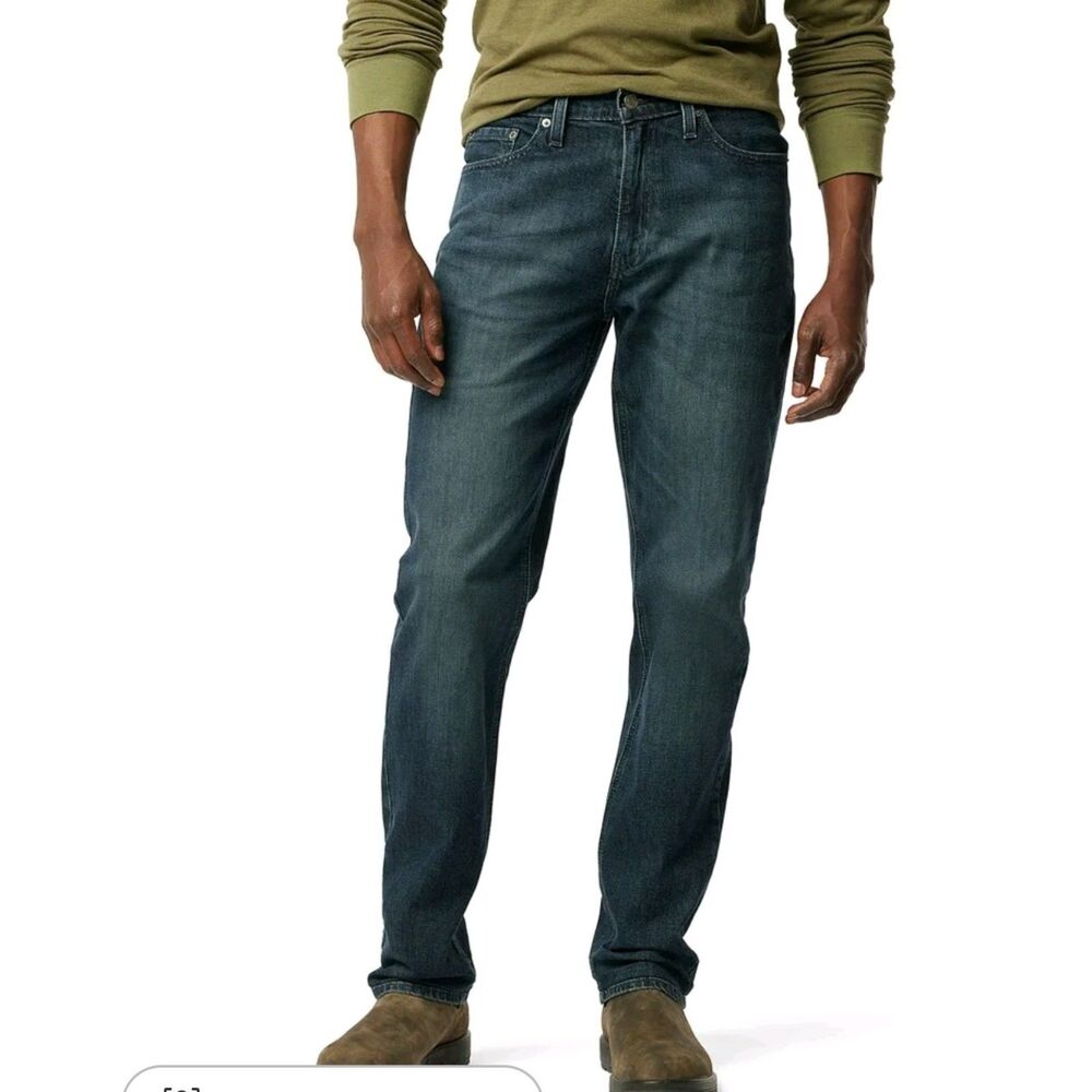Levi Strauss Signature Men's and Athletic fit size 30X32 Comfort Flex Extra Room